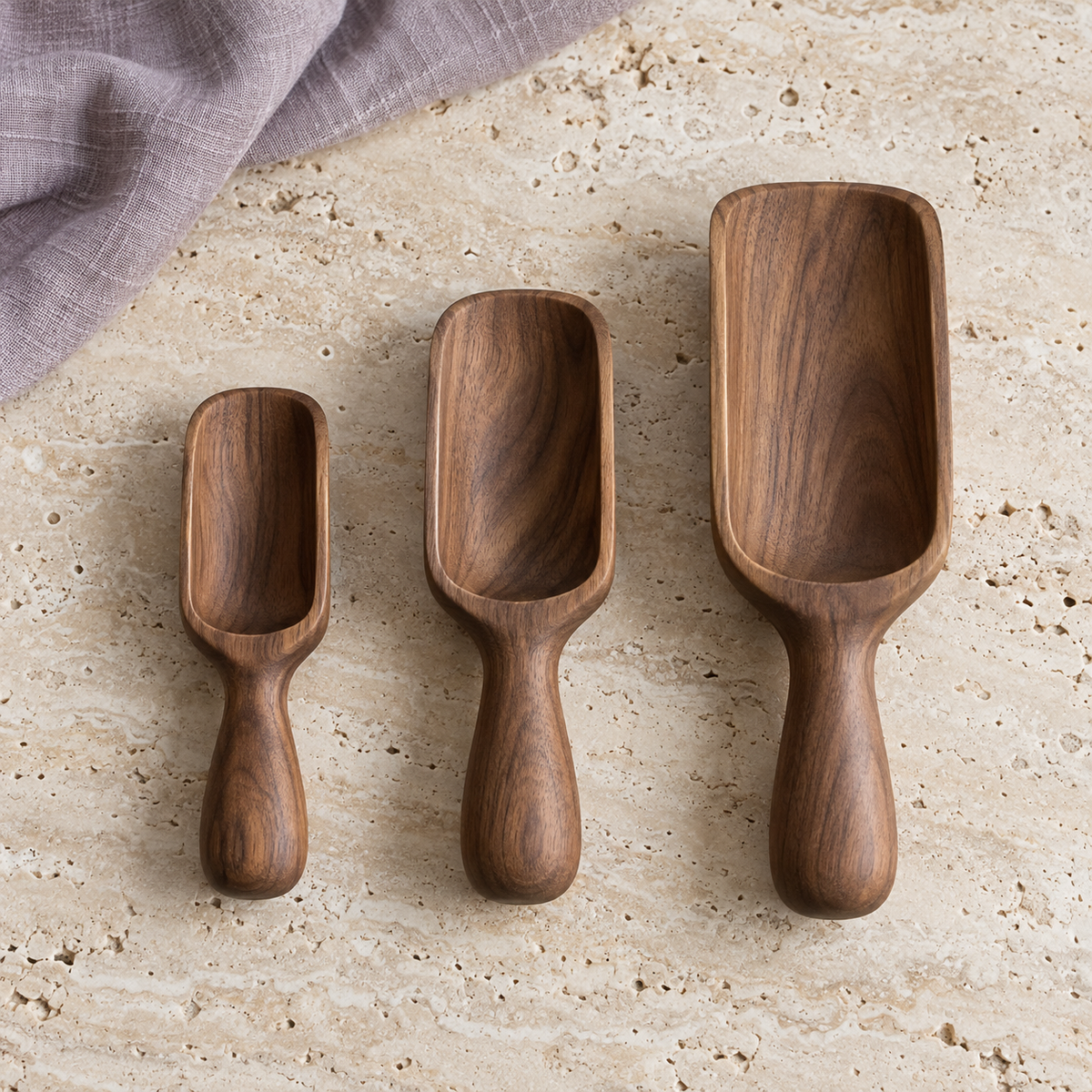Small, medium and large wooden scoops; size illustration